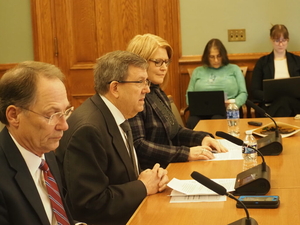 Iowa panel warns of ‘mixed’ economic picture, predicts slight revenue upturn
