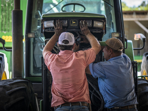 Farmers have until Dec. 31 to file claims in Deere settlement, or decide to hold out