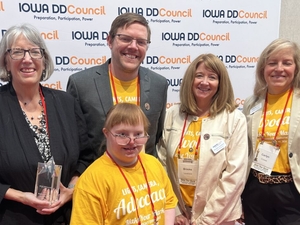Iowa Developmental Disabilities Council presents award to Iowa Capital Dispatch