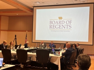 Iowa lawmakers call for board of regents policy barring DEI in all required courses