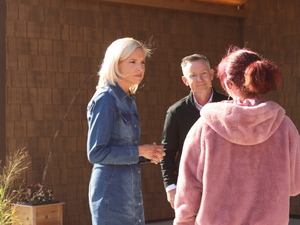Hinson listens to parents, staff and youth addiction survivors at Iowa recovery facility