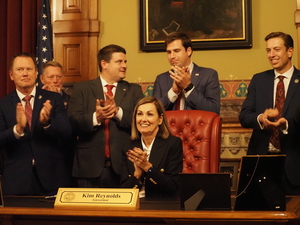 Iowa lawmakers approve bill allowing $1.4B in tax incentives for steel mill project