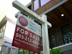 U.S. mortgage rates are staying high — and the Fed can do very little about it