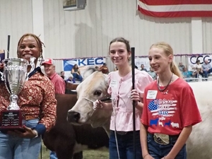 Kansas legislators compete in cattle showmanship, learn about beef industry at state fair