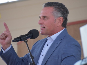 Debate about Kansas law incentivizing data center construction charges up governor’s race