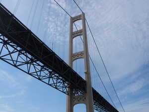 Mackinac Bridge not at risk of collision collapse, report confirms