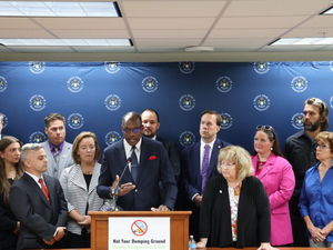 Lawmakers celebrate as judge blocks Manhattan Project waste dumping in Wayne County