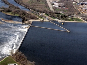 After Whitmer call, Trump administration lifts halt on invasive carp project