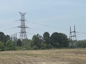 House Republican bill would allow aboveground power lines to use highway rights-of-way