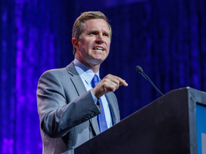 Andy Beshear urges Michigan Democrats to “talk like a normal human” to win voters