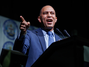Jeffries, James warn of voting rights threats at Detroit NAACP dinner