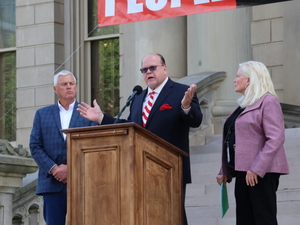 Michigan lawmakers, local officials and residents renew push for statewide data center moratorium