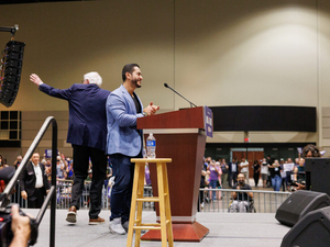 Sanders, El-Sayed vow to improve healthcare work environments if Democrats take back U.S Senate