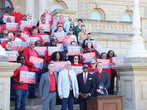 Lawmakers call on Michigan House to move on offshoring protections for call center workers