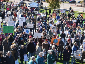Michigan No Kings rallies blend anti-Trump protests with calls to vote early