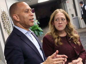 Jeffries joins Hines for roundtable on community concerns in Michigan’s 10th Congressional District