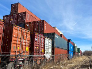 Minnesota’s exports are down 8%, driven by decline in exports of fossil fuel products to Canada