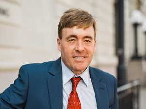 Klobuchar picks former Fergus Falls Mayor Ben Schierer as running mate