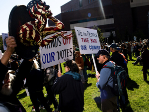 Hundreds gather in downtown Minneapolis for ‘No Kings’ early voting day of action