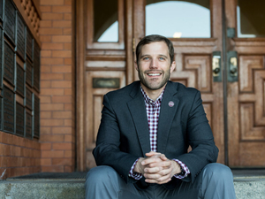Bodnar outraises Alme in pre-primary filings, submits signatures for ballot