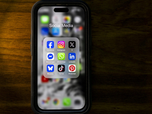 Lawmakers want research on social media’s effect on young people