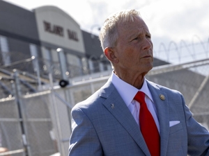 Democrats have long hopes, and odds, in bid to oust Jeff Van Drew