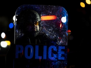 Newark memo sparks dispute over response to 911 calls outside migrant jail