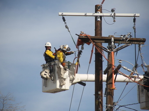 State regulators open probe of $400M stock sale between New Mexico utility and private equity firm