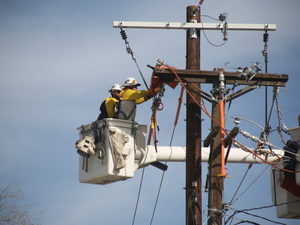 Energy leaders tell New Mexico lawmakers large users like data centers could help modernize grid