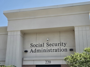 Advocates laud Moreno-Warren Social Security propoal