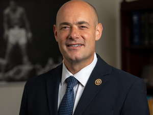 Ohio Democrat who voted against ending U.S. involvement now calls for Iran war to end