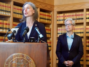 Oregon congresswoman pushes for protections for immigrant children facing detention