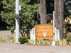 Federal appeals court blocks ruling for housing trans women in Oregon prisons 