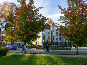 Oregon universities brace for international enrollment drop following visa delays, Trump policies