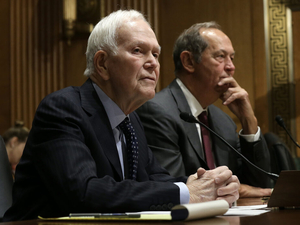 Looking at late Oregon Sen. Bob Packwood beyond the scandals