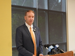 Oregon Secretary of State encourages voters to verify authenticity of election mail 