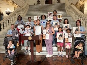 Pennsylvania mothers urge passage of paid family and medical leave proposal