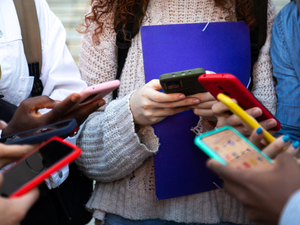As student well-being concerns grow, Va. advocates push for stricter school tech guidelines