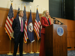 Spanberger, legislators roll out retail weed plan, set to launch in July 2027