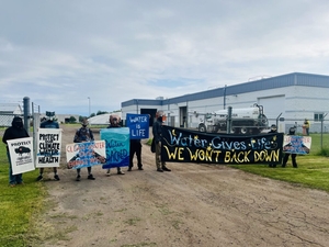 Ashland residents protest Line 5 construction’s use of Lake Superior water