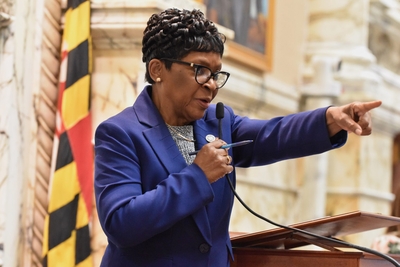 Jones steps down, ending historic era as House Speaker