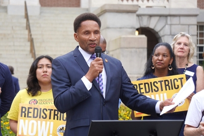 Advocates, protesters voice frustration over redistricting special session