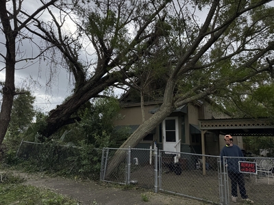 After Hurricane Isaias, neighbors reckon with damage to their homes in Pensacola