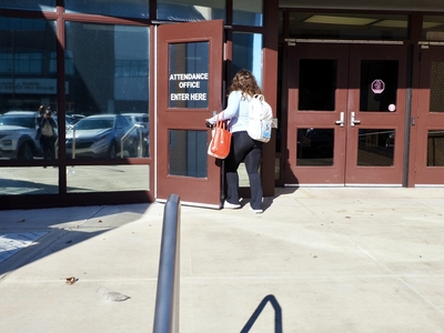 Oklahoma lawmakers consider strategies to counter student absenteeism