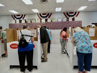 Oklahomans cast their ballots Thursday as early voting begins