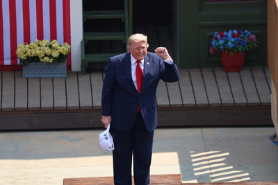 Trump brings Roosevelt’s Medal of Honor as a gift during library’s dedication