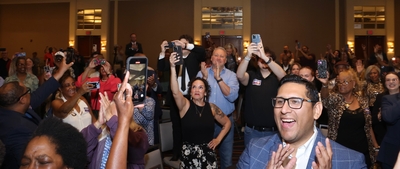 Ewing sends Stothert packing, gives heart of ‘blue dot’ a Democratic mayor
