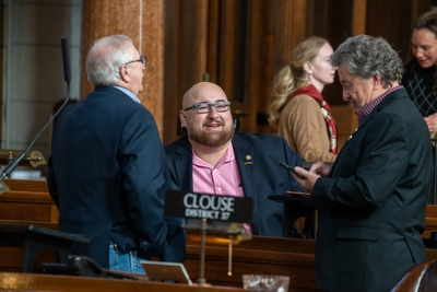 Lawmakers move closer to giving paid maternity leave to female Nebraska state employees