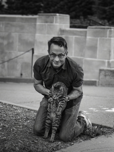 ‘So freaking cute’: Supporters pitch Cameron the Capitol Cat statue outside Nebraska State Capitol