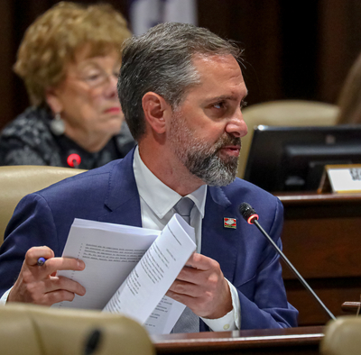 Sen. Greg Leding of Fayetteville asks a question of Sen. Breanne Davis, lead sponsor of Senate Bill 294, which would enact the governor’s education program, during a meeting of the Senate Education Committee Wednesday morning in Little Rock. (John Sykes/Arkansas Advocate)